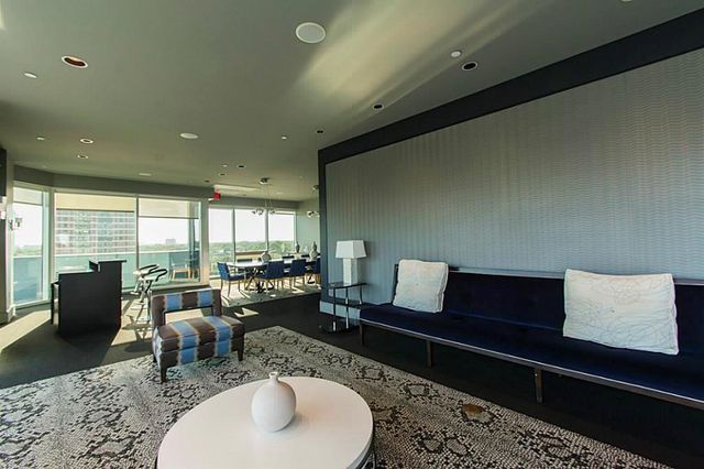 1600 Post Oak 1202, Houston, TX 77056