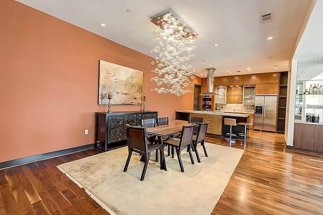 1600 Post Oak 1202, Houston, TX 77056