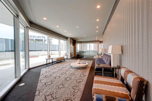1600 Post Oak 1202, Houston, TX 77056