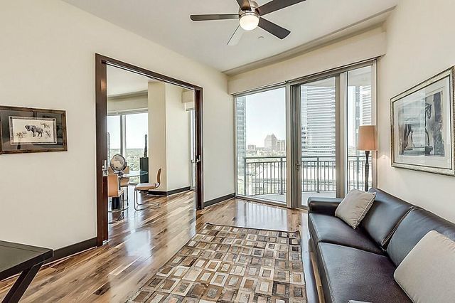 1600 Post Oak 1202, Houston, TX 77056
