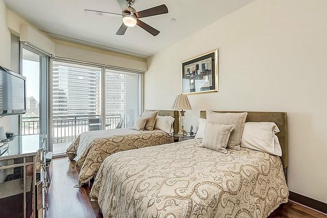 1600 Post Oak 1202, Houston, TX 77056