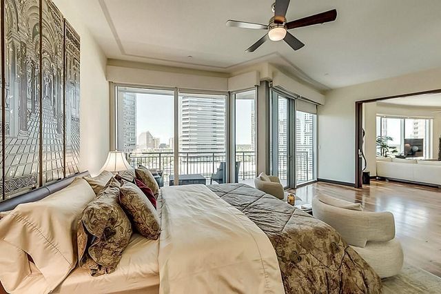 1600 Post Oak 1202, Houston, TX 77056