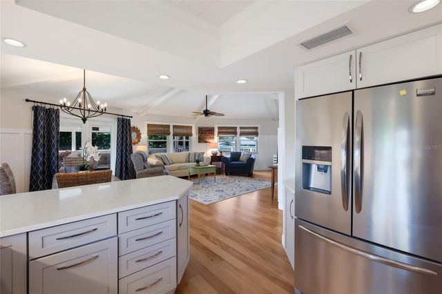 221 85TH STREET, Holmes Beach, FL 34217