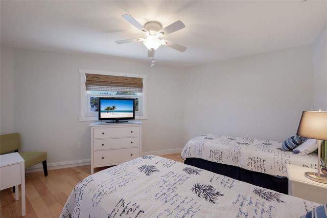 221 85TH STREET, Holmes Beach, FL 34217