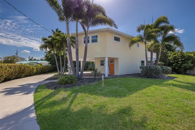 221 85TH STREET, Holmes Beach, FL 34217