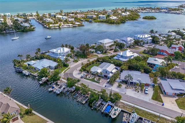 221 85TH STREET, Holmes Beach, FL 34217