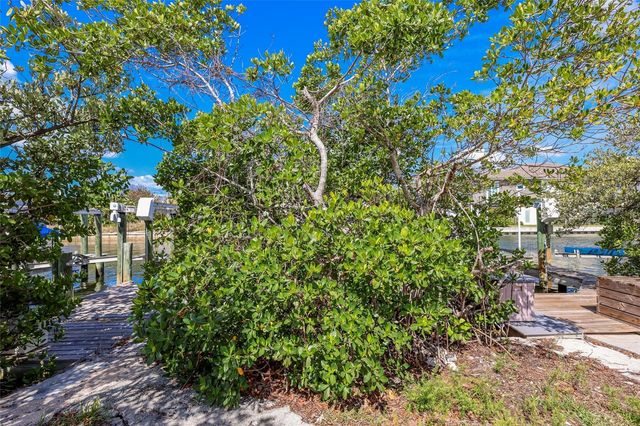 221 85TH STREET, Holmes Beach, FL 34217