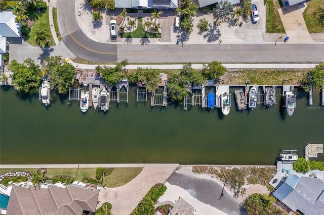 221 85TH STREET, Holmes Beach, FL 34217