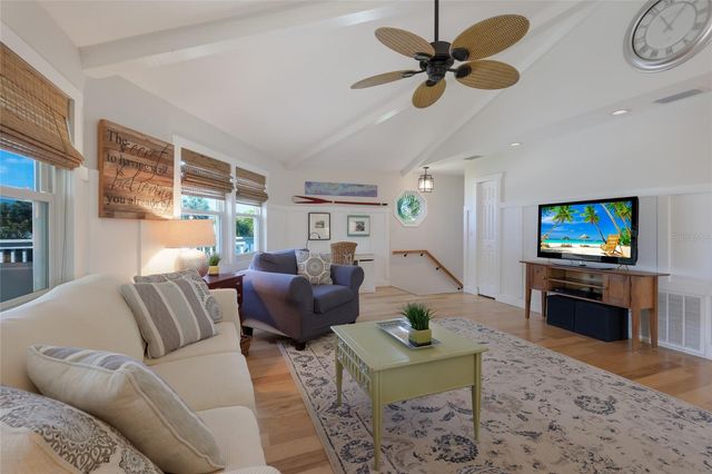 221 85TH STREET, Holmes Beach, FL 34217
