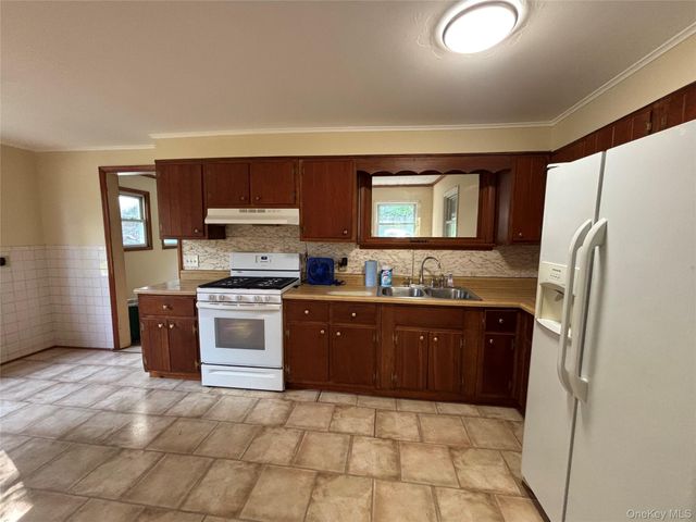 10 Cherry Street, Fort Montgomery, NY 10922