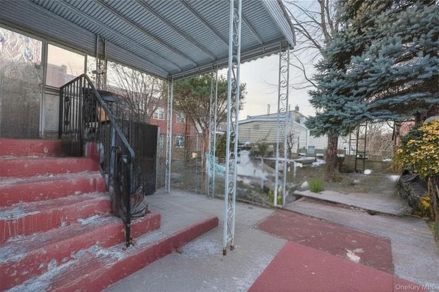 6511 Perry Avenue, Maspeth, NY 11378