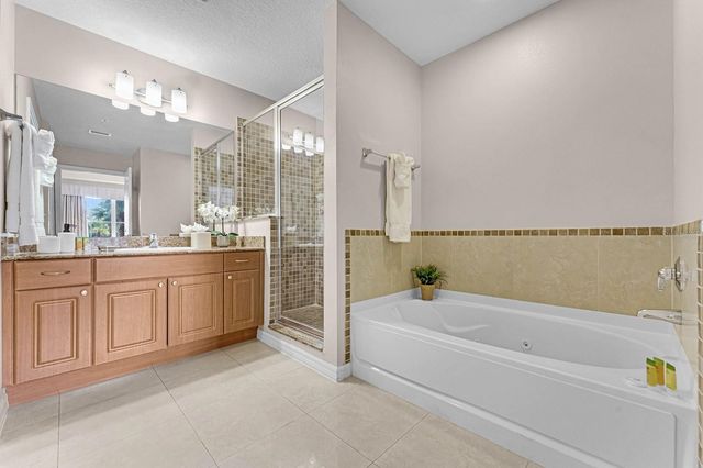 7383 UNIVERSAL BOULEVARD 307, Orlando, FL 32819