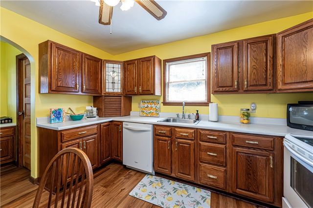 408 Michigan Avenue, Jeannette, PA 15644