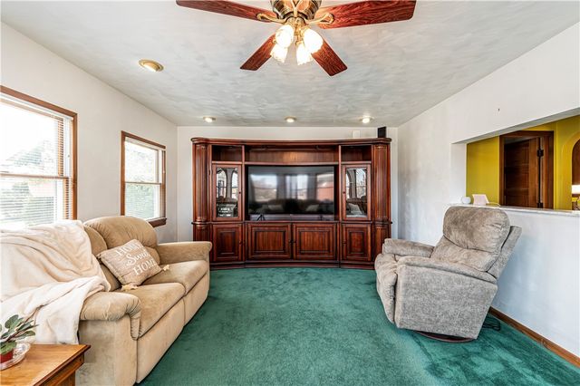 408 Michigan Avenue, Jeannette, PA 15644