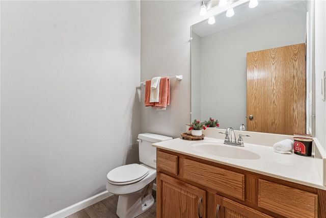 5794 Oakwood Avenue NE 2, Cedar Rapids, IA 52402