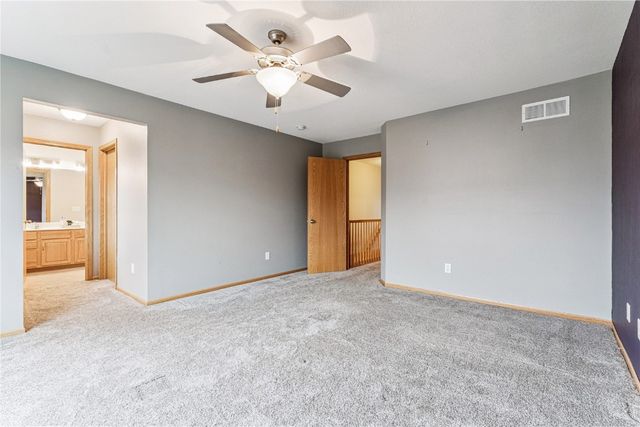 5794 Oakwood Avenue NE 2, Cedar Rapids, IA 52402