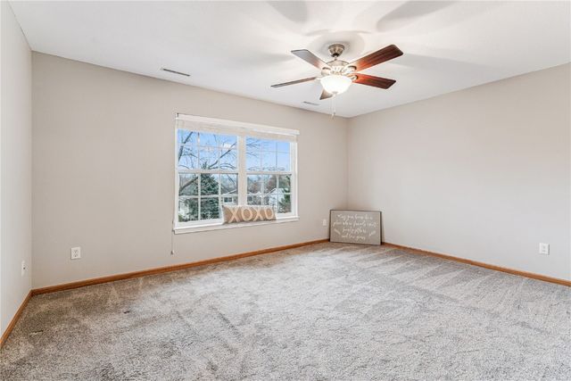 5794 Oakwood Avenue NE 2, Cedar Rapids, IA 52402