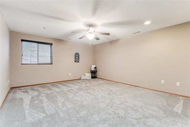 5794 Oakwood Avenue NE 2, Cedar Rapids, IA 52402