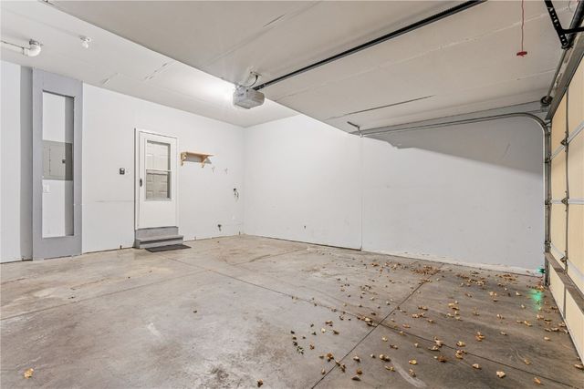 5794 Oakwood Avenue NE 2, Cedar Rapids, IA 52402