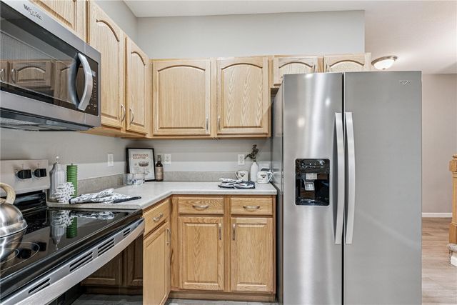 5794 Oakwood Avenue NE 2, Cedar Rapids, IA 52402