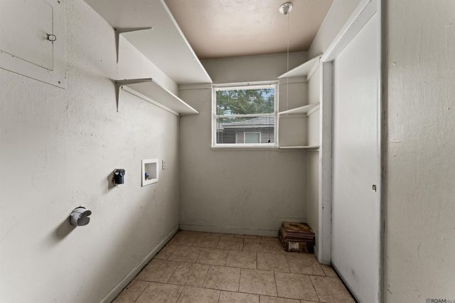 2421 Mchugh Rd, Baker, LA 70714