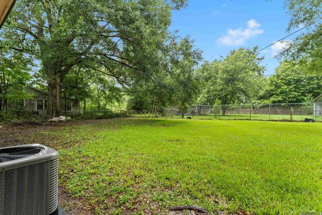2421 Mchugh Rd, Baker, LA 70714