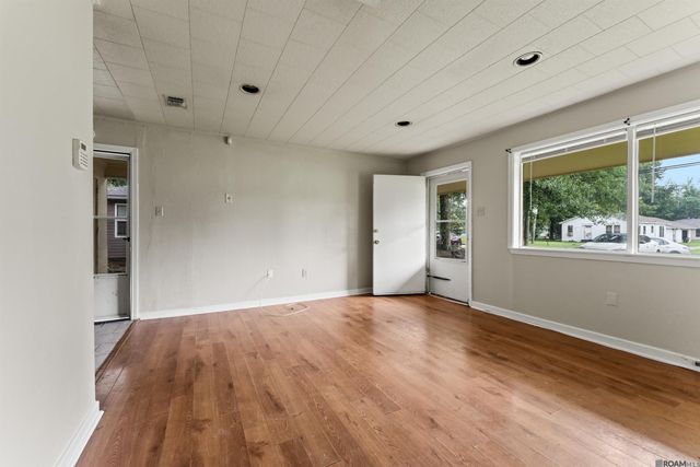 2421 Mchugh Rd, Baker, LA 70714
