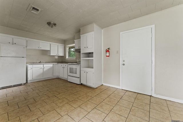 2421 Mchugh Rd, Baker, LA 70714