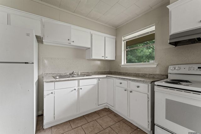 2421 Mchugh Rd, Baker, LA 70714