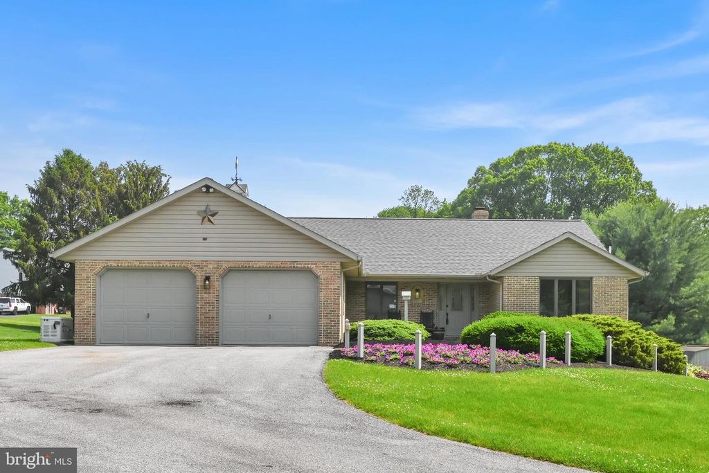 10A FARM LN, Lititz, PA 17543