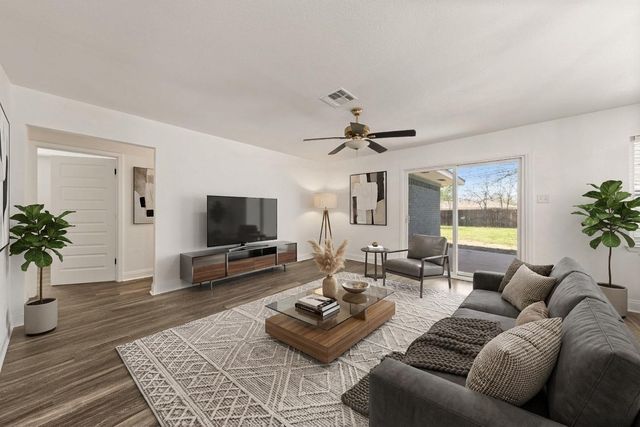 104 E Santa Anna Drive, Robinson, TX 76706