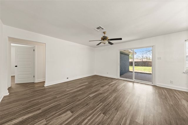 104 E Santa Anna Drive, Robinson, TX 76706