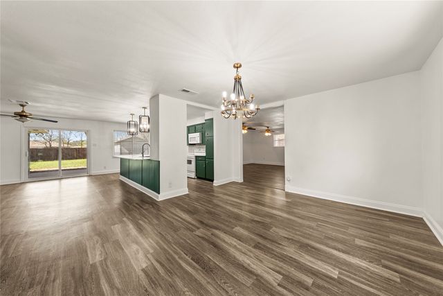 104 E Santa Anna Drive, Robinson, TX 76706