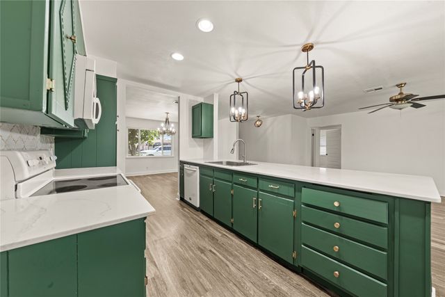 104 E Santa Anna Drive, Robinson, TX 76706