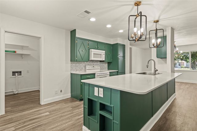 104 E Santa Anna Drive, Robinson, TX 76706