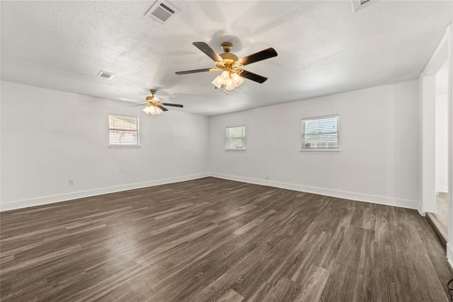 104 E Santa Anna Drive, Robinson, TX 76706