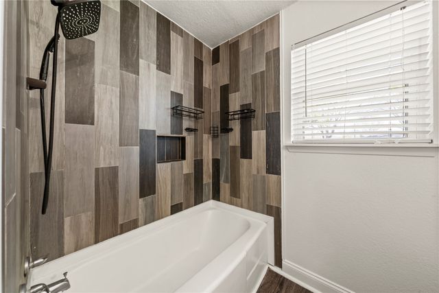 104 E Santa Anna Drive, Robinson, TX 76706