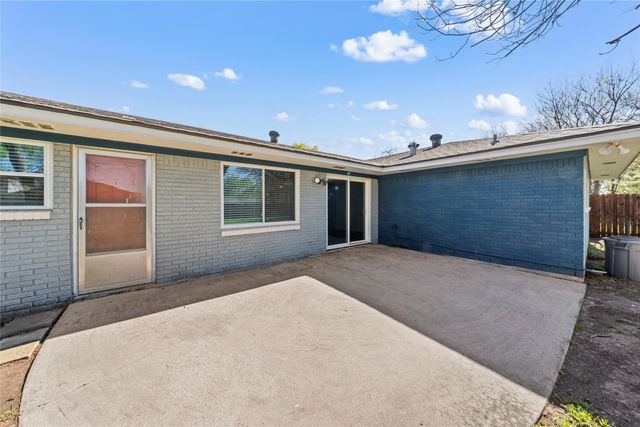 104 E Santa Anna Drive, Robinson, TX 76706