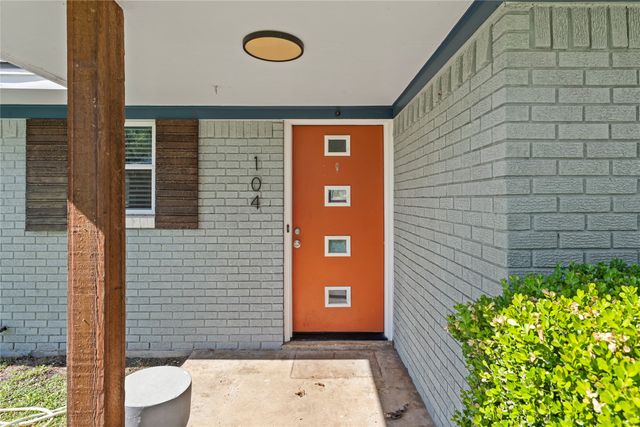 104 E Santa Anna Drive, Robinson, TX 76706