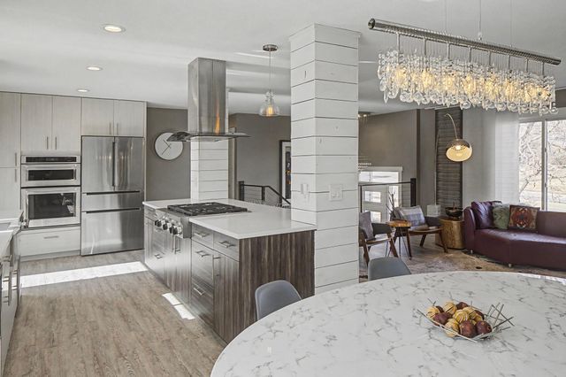 6725 Valley View Road, Edina, MN 55439