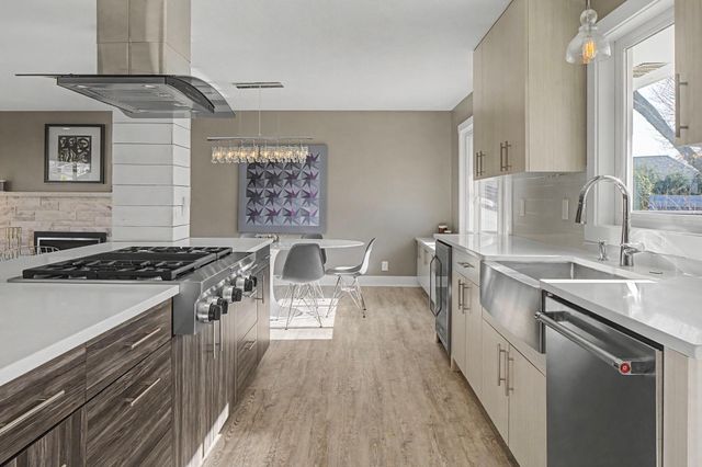 6725 Valley View Road, Edina, MN 55439