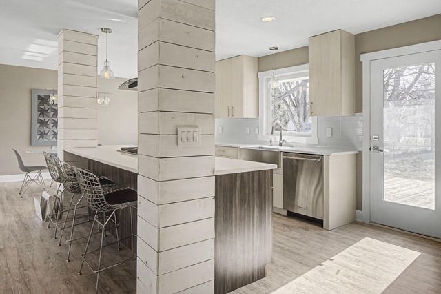 6725 Valley View Road, Edina, MN 55439