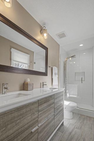 6725 Valley View Road, Edina, MN 55439