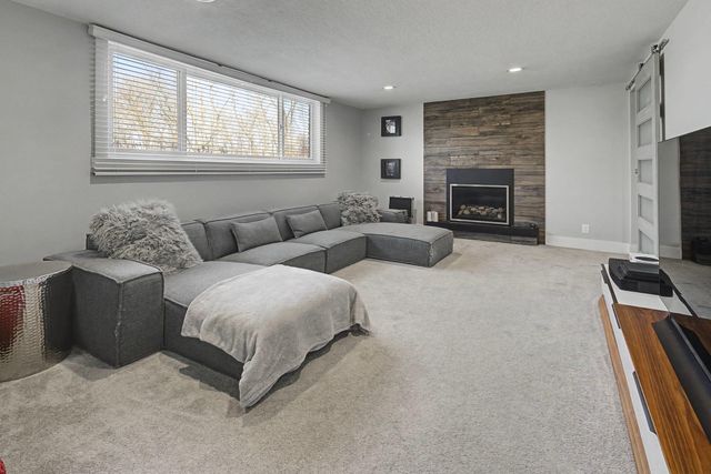 6725 Valley View Road, Edina, MN 55439