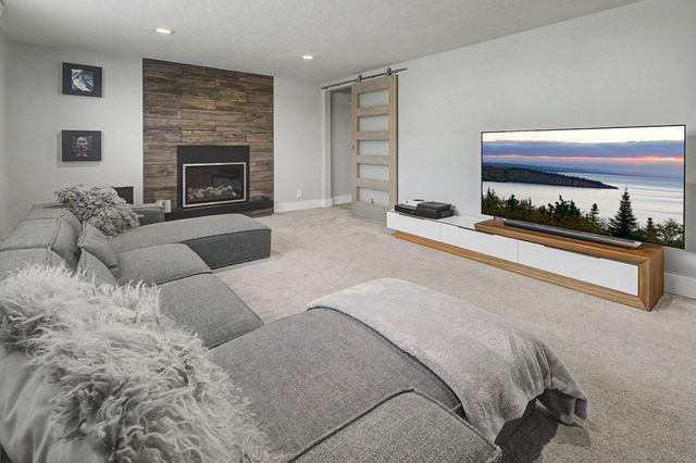 6725 Valley View Road, Edina, MN 55439