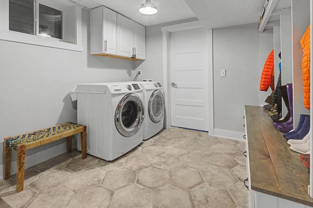 6725 Valley View Road, Edina, MN 55439