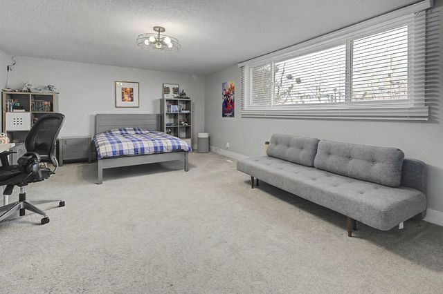 6725 Valley View Road, Edina, MN 55439