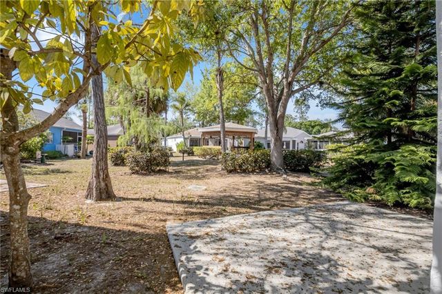 10714 San Tropez CIR, Estero, FL 33928