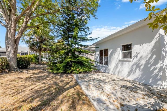 10714 San Tropez CIR, Estero, FL 33928