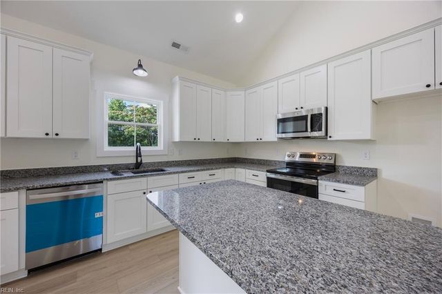 121 Danielle DR, Elizabeth City, NC 27909